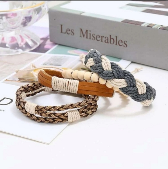 Beachy bracelet stack - Picture 4 of 5